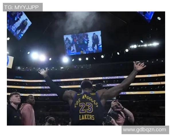 当足坛巨星邂逅詹姆斯跨界对话点燃体育与荣耀的新火花