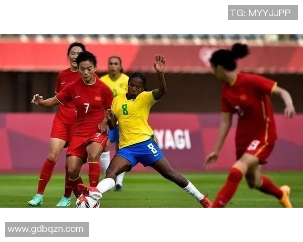 身材矮小却才华横溢的女足明星球员如何用技术征服赛场